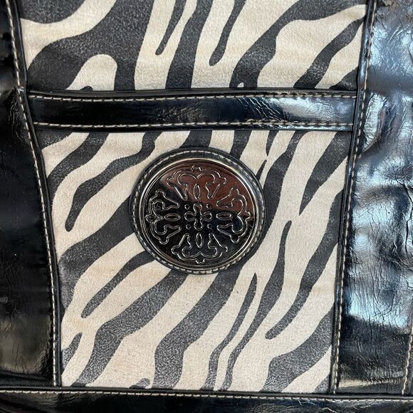 Pre-Owed Treviso Animal Print Tote with White Gold Accents - Picture 3 of 5